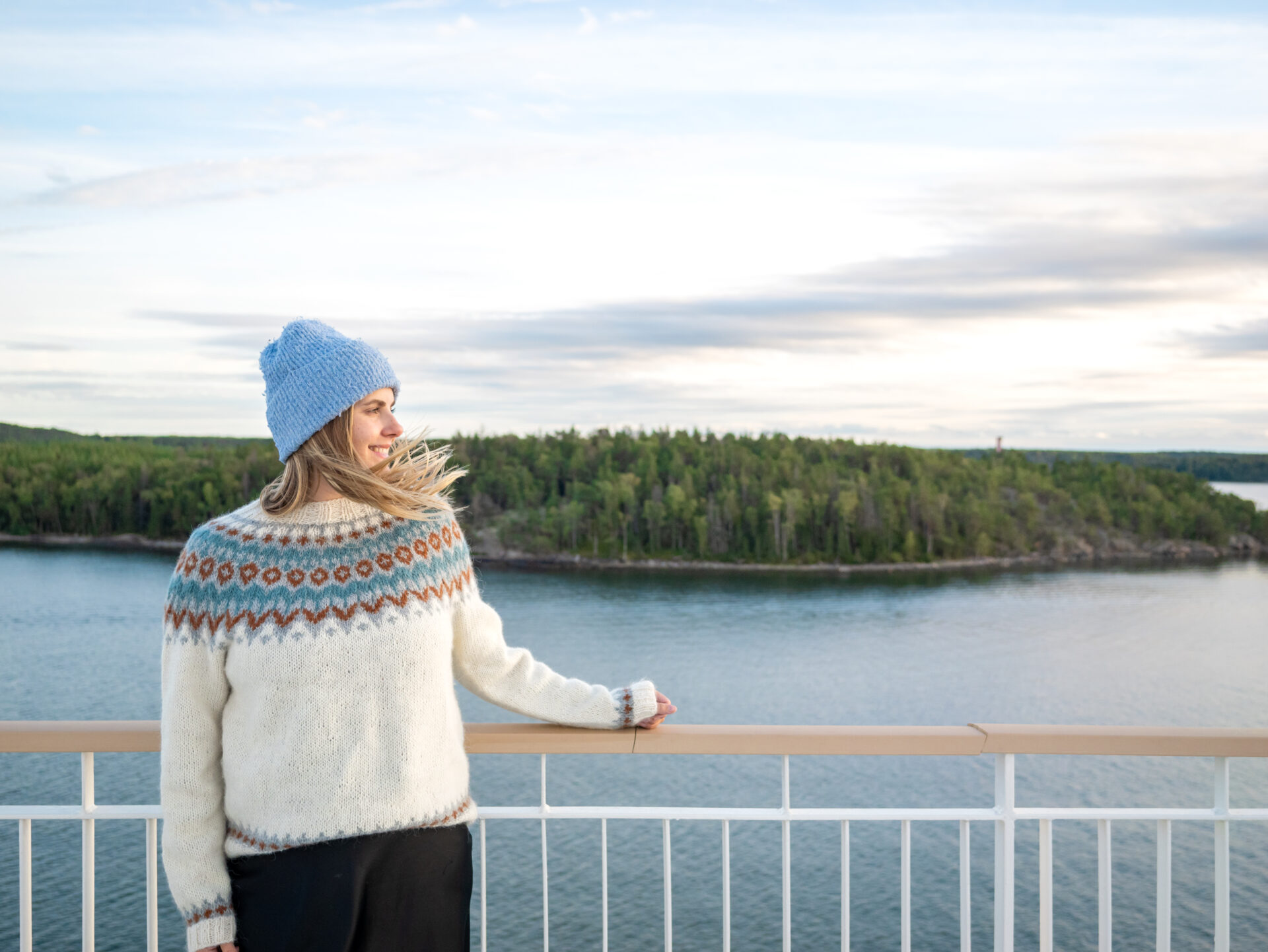 winter-girl-on-boat